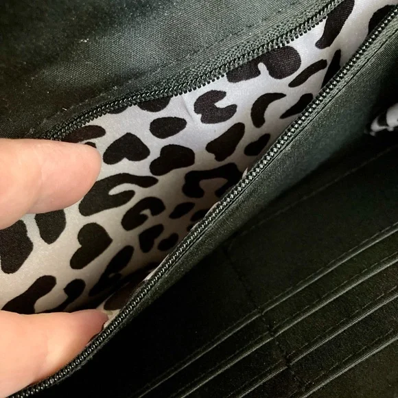 Jessica Simpson clutch - Picture 7 of 10